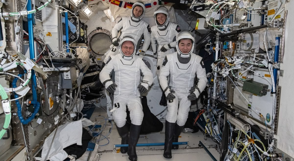 NASA Astronauts' Evacuate from the Space Station
