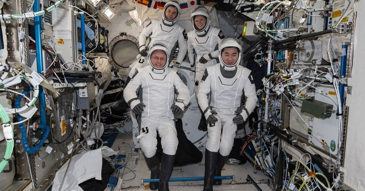 NASA Astronauts' Evacuate from the Space Station