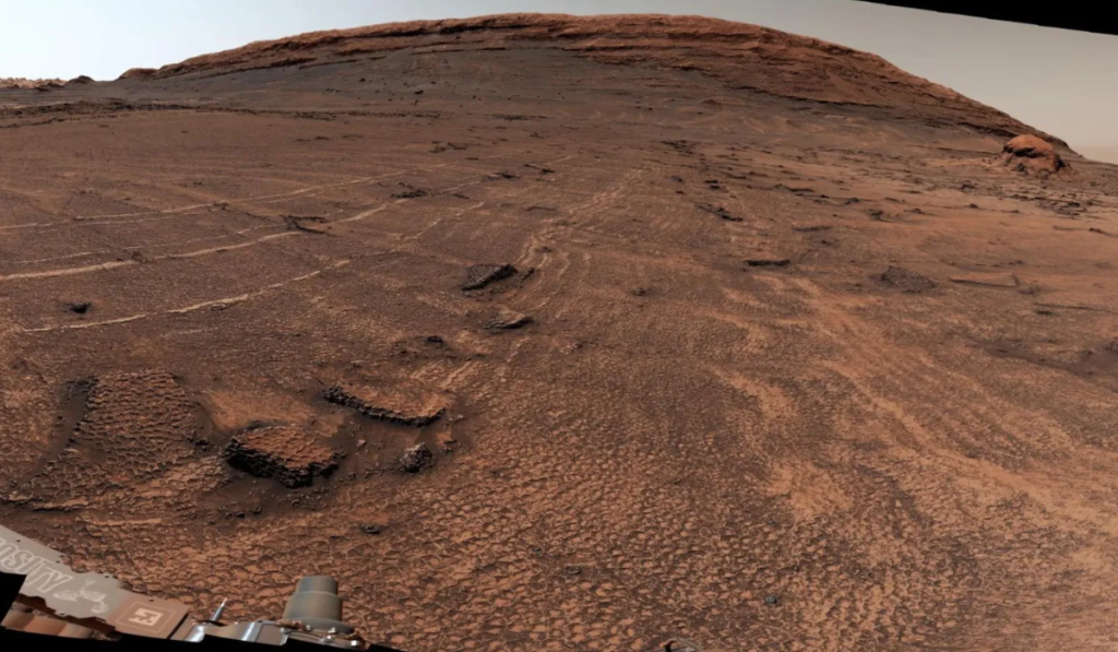 NASA's Curiosity Mars Rover Discovers Field of Honeycomb Textures